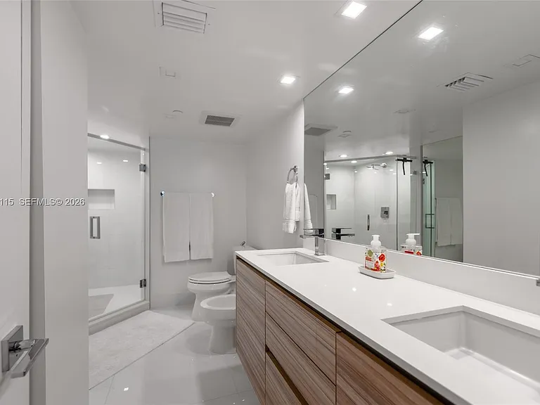 5757 Collins Ave #2207 — Photo 22