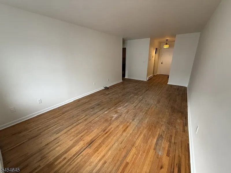 1 bed, 1.0 bath, $1,880 — Photo 3