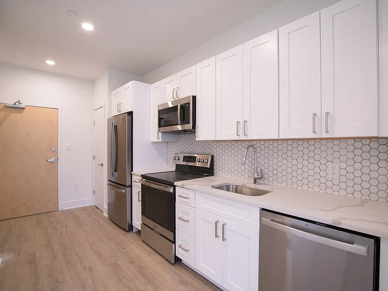 1325 N Lee St — Photo 23