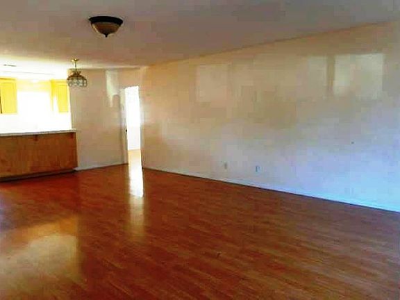 3rd image of 122 E El Norte St