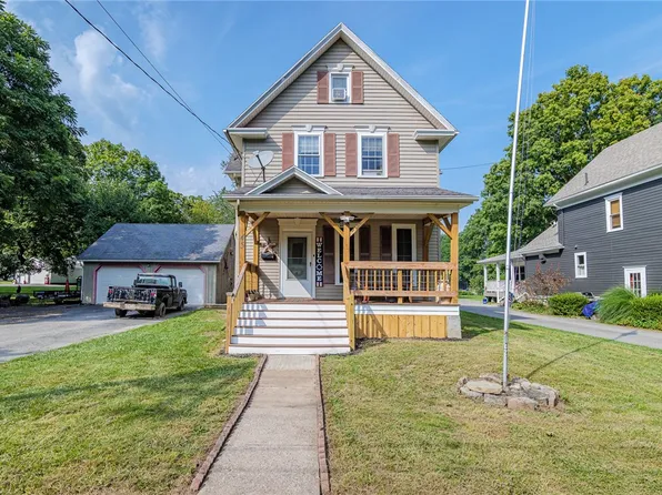 45 Maplewood Ave, Honeoye Falls, NY 14472