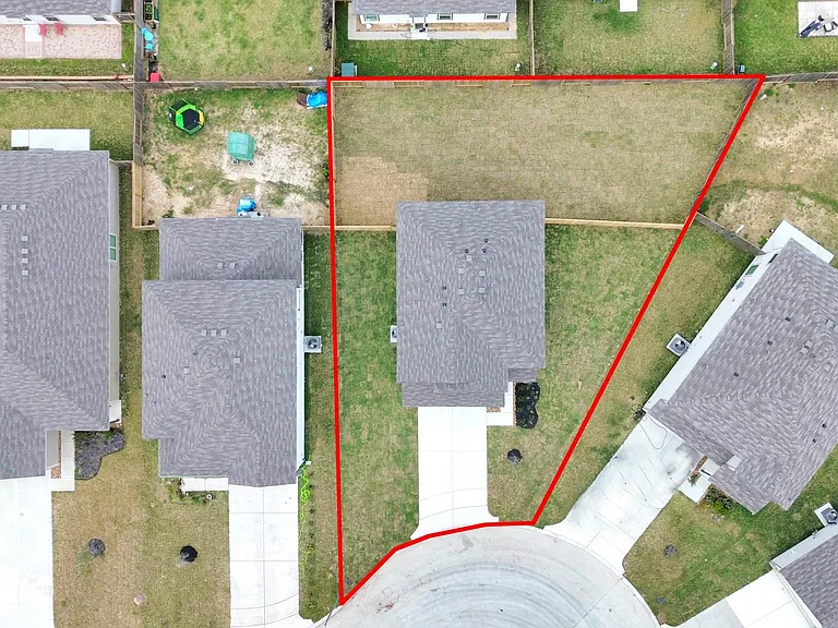 21235 Memorial Vista Dr — Photo 25