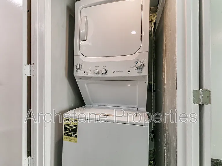 1233 N Grand Blvd — Photo 21