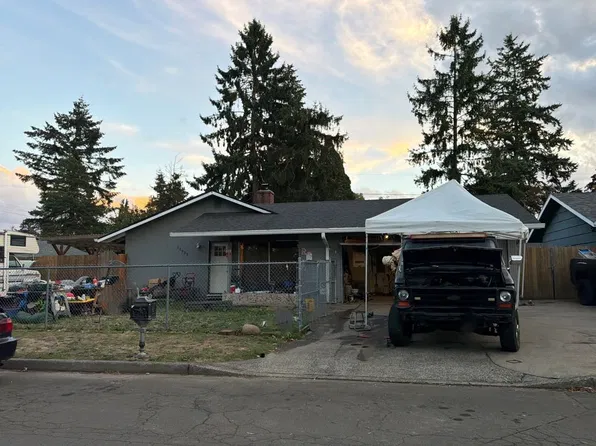 12922 SE Center St, Portland, OR 97236