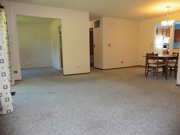 3rd image of 500 Mallard Ct