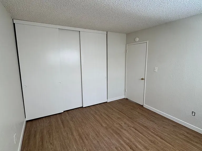 3951 Howard Ave — Photo 12