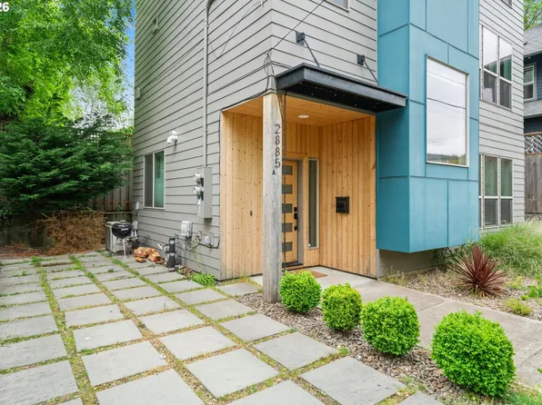2885 NE Couch St, Portland, OR 97232
