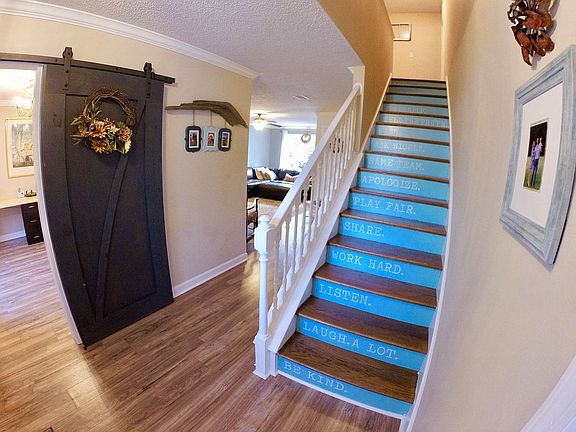 5th image of 3111 Leesburg Sq
