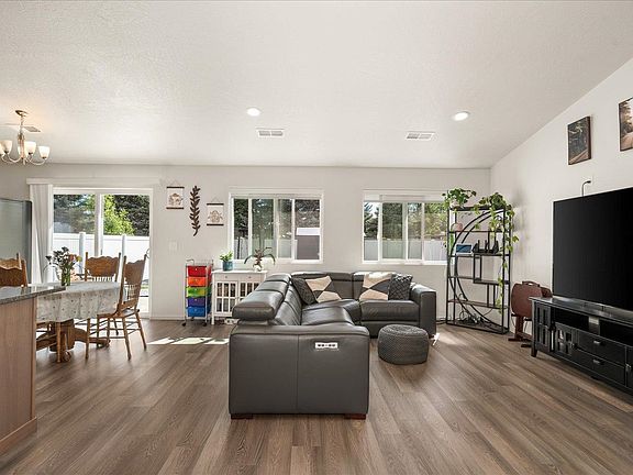 5th image of 3020 N Rio Grande Rd
