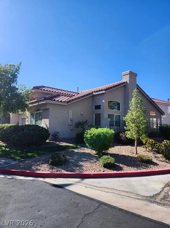 2 bed, 2.0 bath, 1489 sqft, $2,500 — Photo 2
