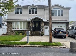 267 Lamport Blvd, Staten Island, NY 10305