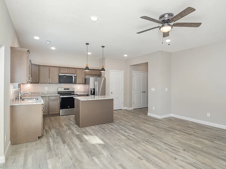 502 Station Ct — Photo 7