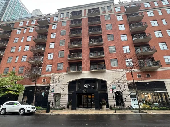 33 W Huron St APT 810, Chicago, IL 60654