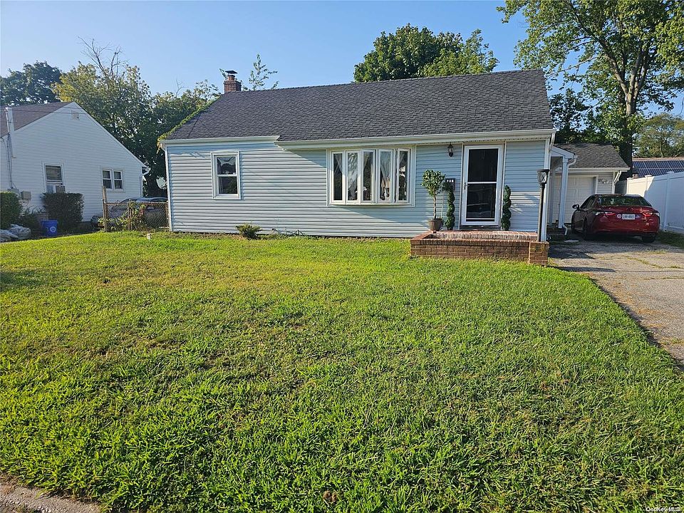 1st image of 107 E Booker Avenue