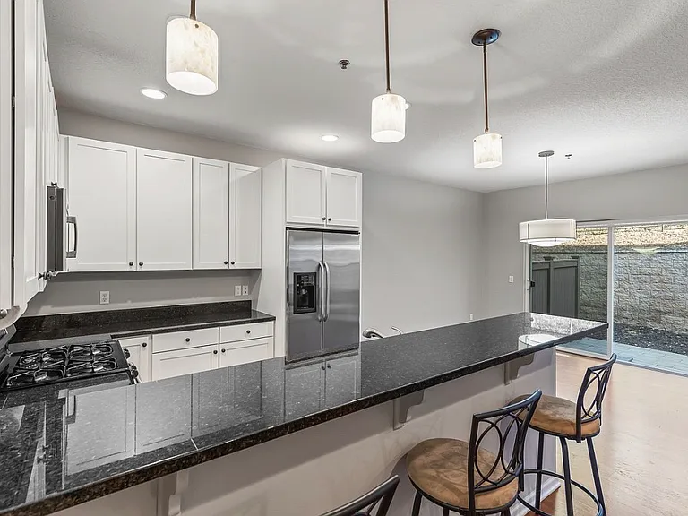 17830 Valley Cove Ct — Photo 5