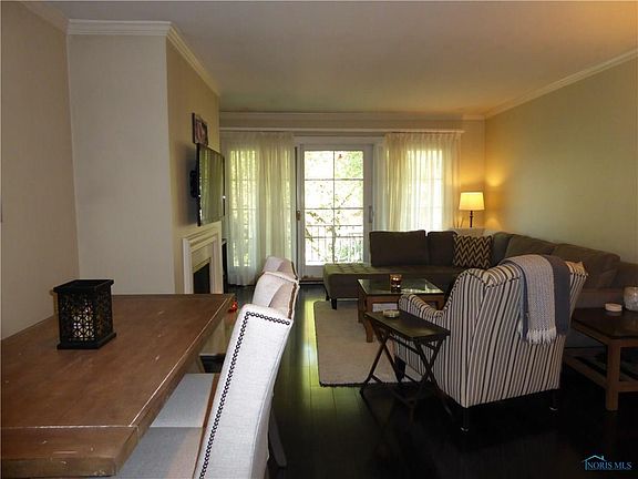 4th image of 4243 W Bancroft St APT 206E