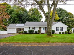 93 Tatham Hill Rd, West Springfield, MA 01089