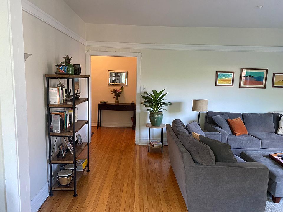 1st image of 705 W Cornelia Ave #3