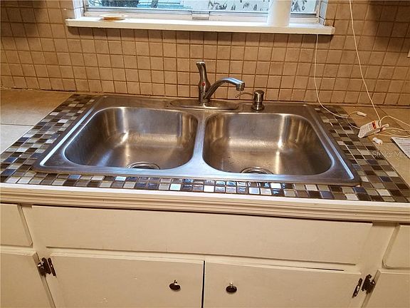 3rd image of 8120 Marks St