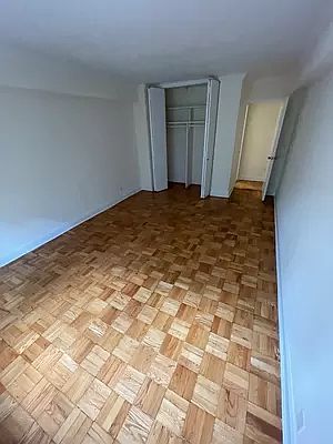 5th image of 311 E 50th St APT 3G