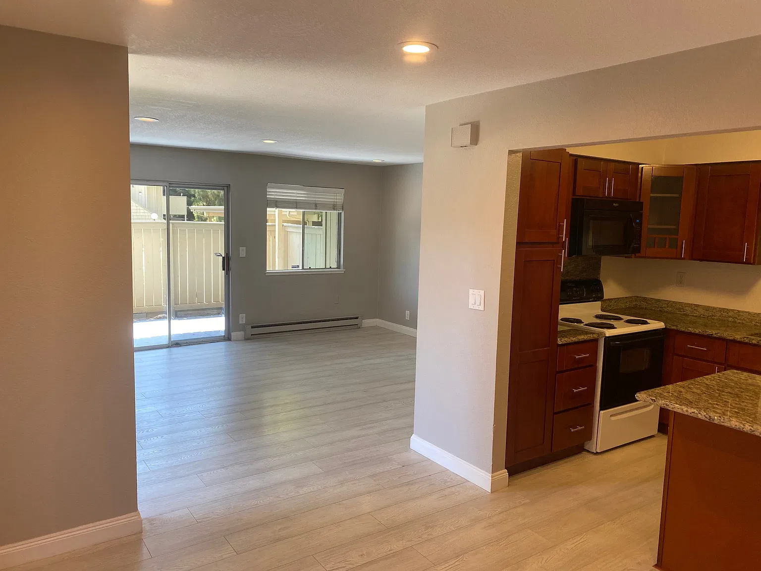 46876 Fernald Cmn — Photo 1