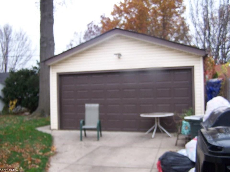 2nd image of 12016 Mortimer Ave
