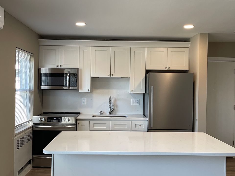 1st image of 15 Leverette Ln #15