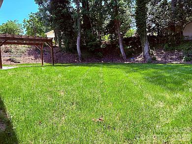 2nd image of 231 Oak Dr