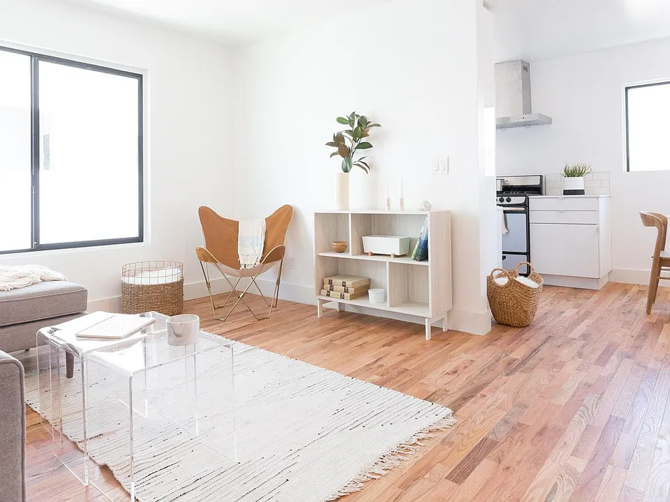 252 S Avenue 18 #2