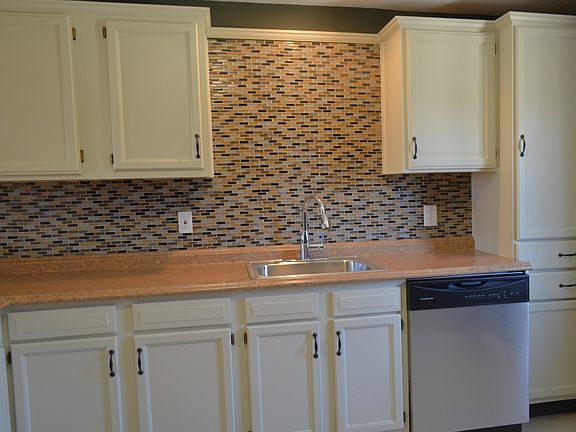 3rd image of 4468 Grandview Dr