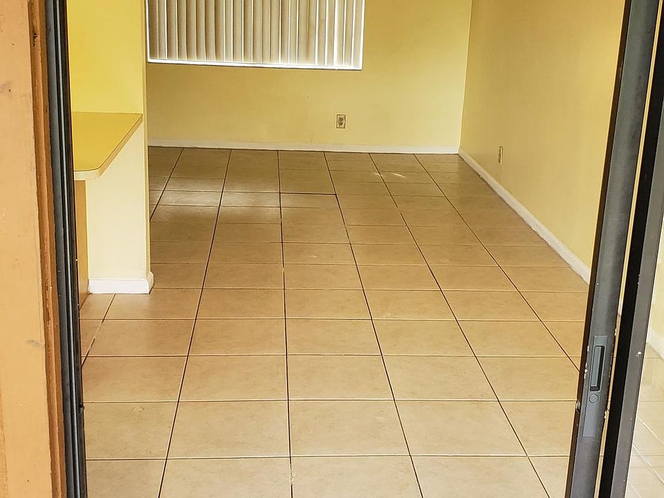 1st image of 4243 Oak Terrace Dr