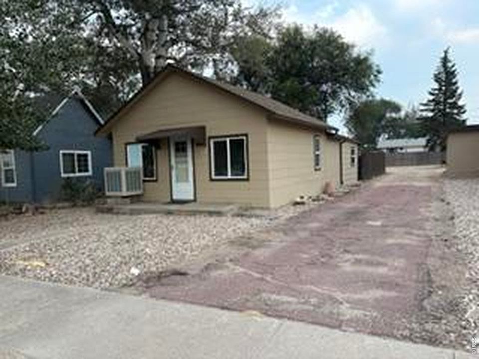 1st image of 252 1st St