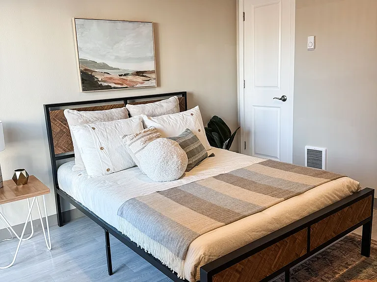 Swan Grove Apartments — Photo 9