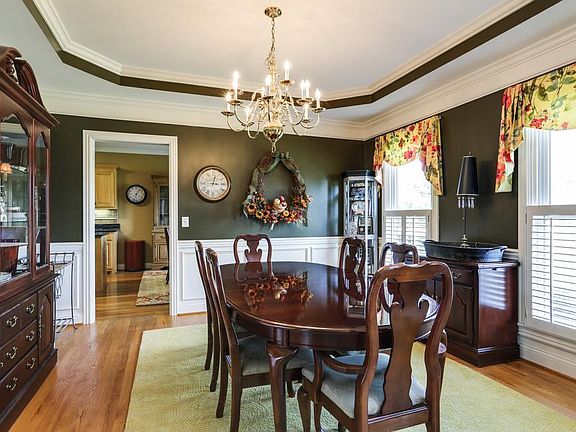 5th image of 2406 Douglass Glen Ln