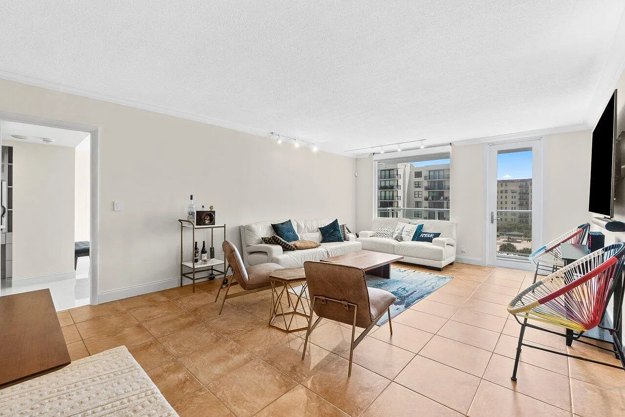 2 bed, 2.0 bath, 1548 sqft, $6,000 — Photo 4
