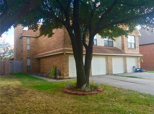 1239 W Hudgins St, Grapevine, TX 76051