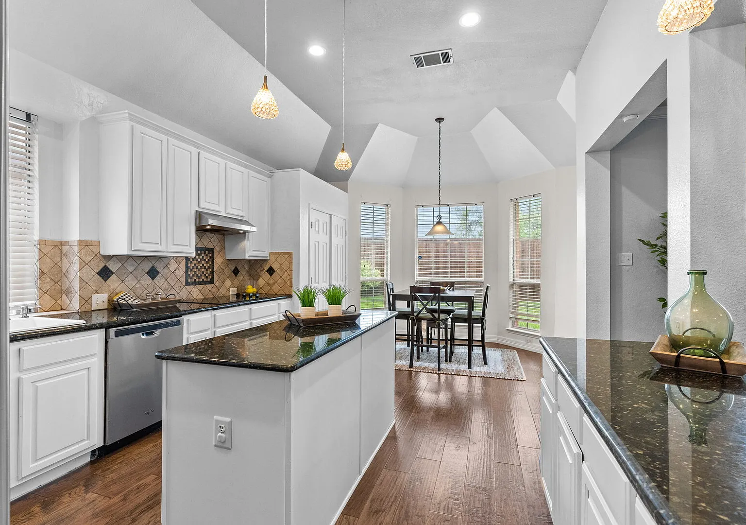 Beautiful and Spacious Frisco Home in a quiet neighborhood — Photo 2