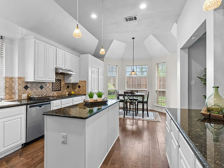 Briar Brook Ln — Photo 2