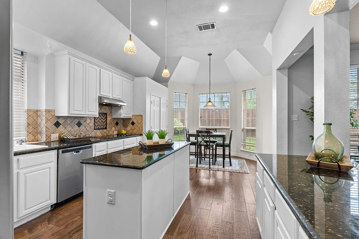 Building Photo - Briar Brook Ln