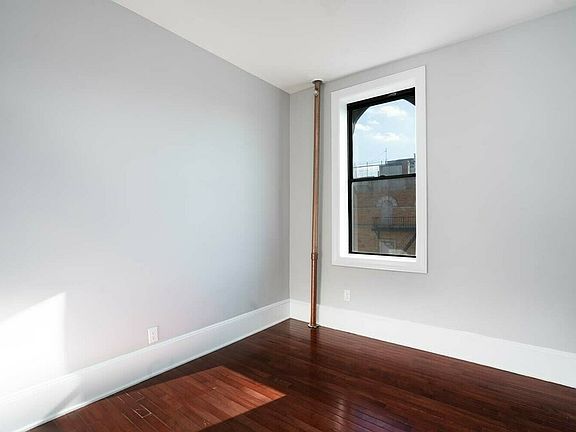 4th image of 1761 Amsterdam Ave