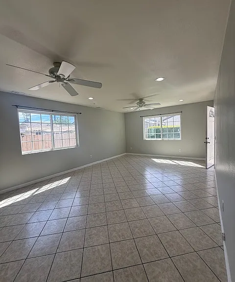 117 N Barbara Ave — Photo 4