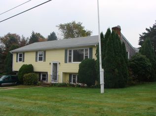 57 Woodland Dr, Portsmouth, RI 02871
