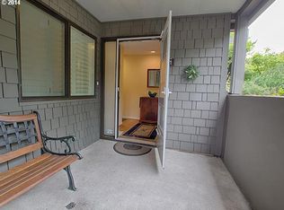 5624 SW Riverside Ln APT 1, Portland, OR 97239