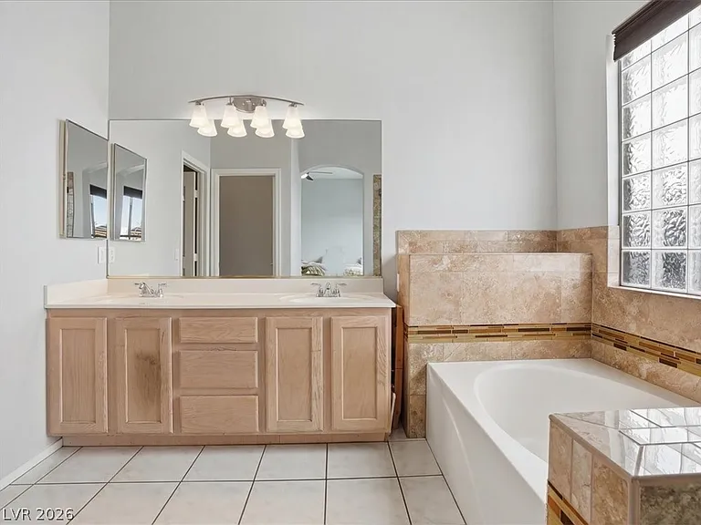 1562 Harwood Ave — Photo 21