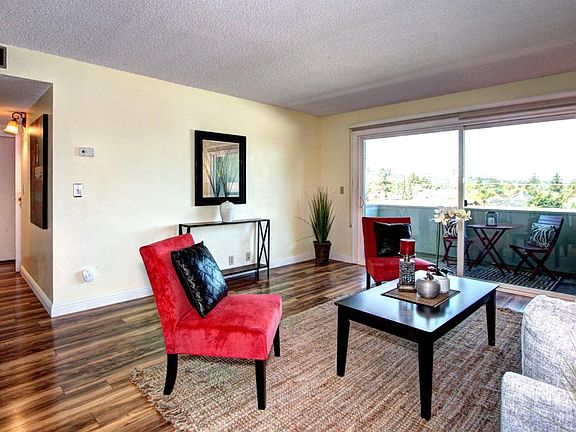 2nd image of 1458 Hudson St APT 303