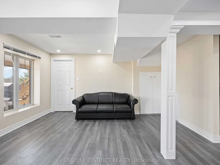 7 Mosely Cres — Photo 10