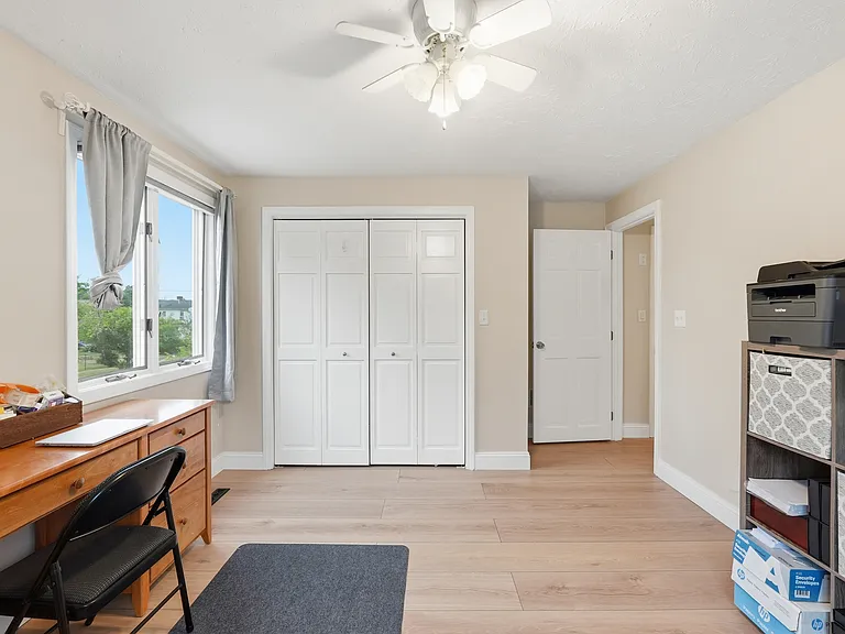 12 Lawrence St — Photo 17