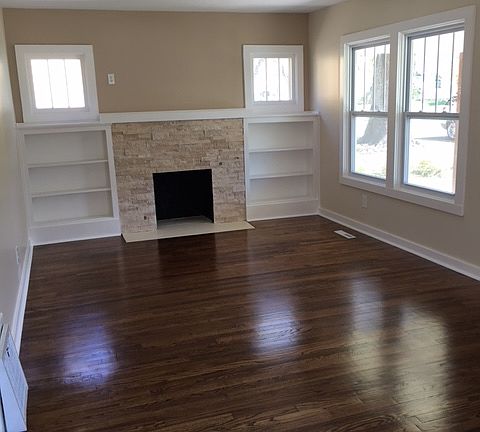 2nd image of 810 S Forest Ave