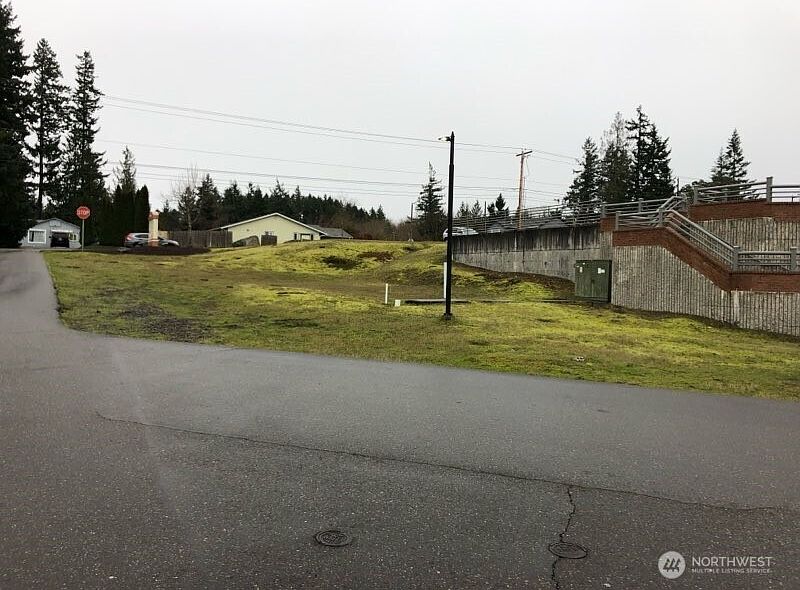 2nd image of 1870 Pottery Avenue