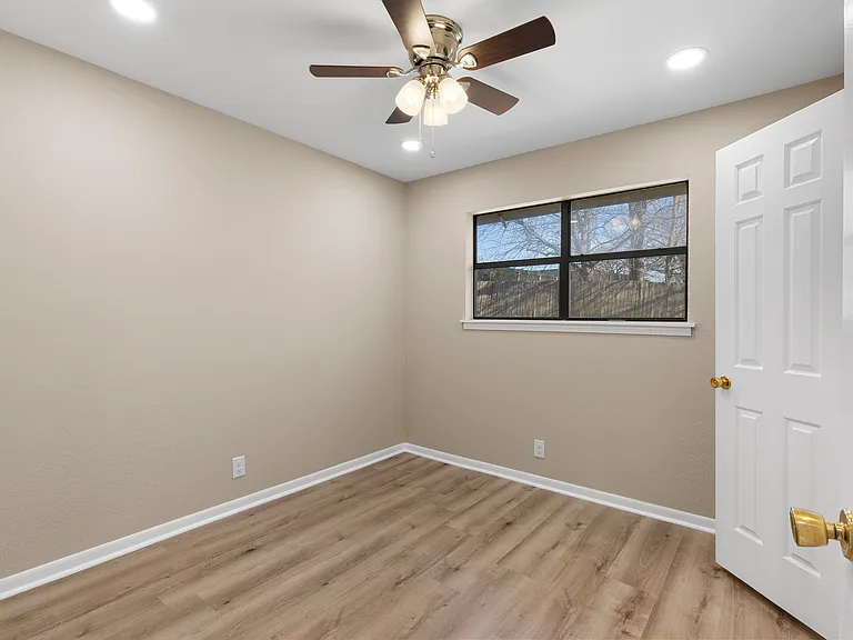 1623 W Parnell St — Photo 20